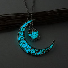 Load image into Gallery viewer, Glowing Pendant Silver Plated Chain Necklaces
