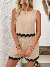 Load image into Gallery viewer, Contrast Trim Round Neck Top and Shorts Set
