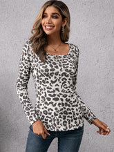 Load image into Gallery viewer, Leopard Quarter Snap Long Sleeve Blouse
