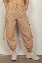 Load image into Gallery viewer, VERY J Elastic Waist Woven Cargo Pants
