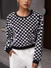 Load image into Gallery viewer, Plaid Round Neck Long Sleeve Sweatshirt
