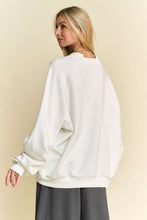 Load image into Gallery viewer, Davi &amp; Dani Round Neck Raglan Sleeve Sweatshirt
