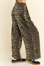 Load image into Gallery viewer, Davi &amp; Dani Leopard Wide Leg Pants
