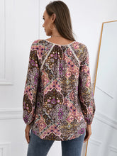 Load image into Gallery viewer, Lace Detail Printed V-Neck Blouse
