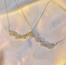 Load image into Gallery viewer, Womens Retro Magnetic Folding Heart Shaped Four Leaf Clover Pendant Necklace Love Clavicle Chain Choker - Jewelry
