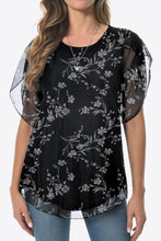 Load image into Gallery viewer, Printed Round Neck Curved Hem Blouse
