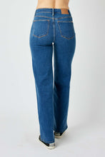 Load image into Gallery viewer, Judy Blue Full Size High Rise Straight Jeans
