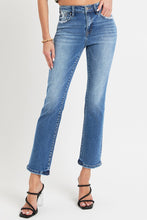 Load image into Gallery viewer, RISEN Mid Rise Ankle Straight Jeans with Pockets
