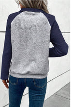 Load image into Gallery viewer, Gray Textured Contrast Splicing Raglan Sleeve Top
