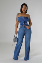 Load image into Gallery viewer, Wide Leg Jeans in Medium Wash
