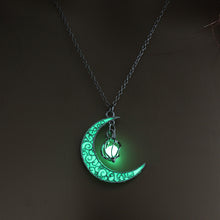 Load image into Gallery viewer, Glowing Pendant Silver Plated Chain Necklaces
