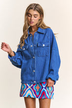 Load image into Gallery viewer, J.NNA Snap Down Long Sleeve Denim Shacket
