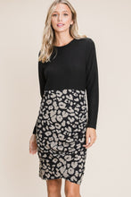 Load image into Gallery viewer, BOMBOM Leopard Color Block Knit Dress
