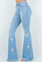 Load image into Gallery viewer, Perla Bell Bottom Jeans in Light Wash
