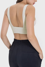 Load image into Gallery viewer, Backless Wide Strap Active Bra
