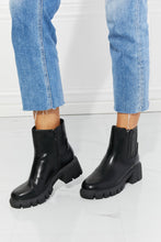 Load image into Gallery viewer, MMShoes What It Takes Lug Sole Chelsea Boots in Black
