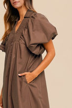 Load image into Gallery viewer, Annie Wear Smocked Puff Sleeve Midi Dress
