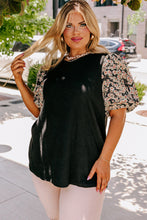 Load image into Gallery viewer, Black Daisy Printed Short Bubble Sleeve Plus Size Tunic Top
