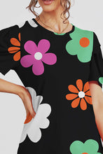 Load image into Gallery viewer, Flower Round Neck Short Sleeve Blouse
