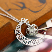 Load image into Gallery viewer, Glowing Pendant Silver Plated Chain Necklaces

