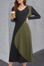 Load image into Gallery viewer, Contrast Long Sleeve Midi Dress
