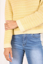 Load image into Gallery viewer, Herringbone Pattern Crew Neck Sweater
