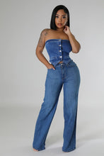 Load image into Gallery viewer, Wide Leg Jeans in Medium Wash
