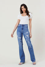 Load image into Gallery viewer, High Rise - Distressed Straight Legged Jeans Ti Amo I love you
