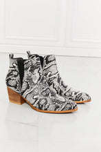 Load image into Gallery viewer, MMShoes Back At It Point Toe Bootie in Snakeskin Ti Amo I love you
