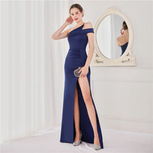 Load image into Gallery viewer, Toast Dress Bride Long Sleeveless Red Appreciation Dinner Slim Fit Fishtail Wedding Dress
