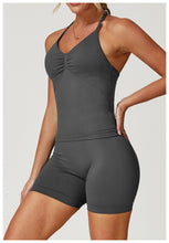 Load image into Gallery viewer, Sollinarry Seamless Yoga Vest Tight Breathable Pleated Sports Vest Casual Running Fitness Top
