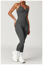 Load image into Gallery viewer, Sollinarry Seamless Yoga Vest Tight Breathable Pleated Sports Vest Casual Running Fitness Top
