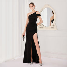 Load image into Gallery viewer, Toast Dress Bride Long Sleeveless Red Appreciation Dinner Slim Fit Fishtail Wedding Dress
