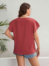 Load image into Gallery viewer, Plus Size Contrast V-Neck Layered Flutter Sleeve Blouse Ti Amo I love you
