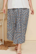 Load image into Gallery viewer, Plus Size Geometric Pleated Skirt Ti Amo I love you
