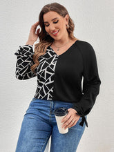 Load image into Gallery viewer, Plus Size Geometric V-Neck Long Sleeve T-Shirt Ti Amo I love you
