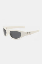 Load image into Gallery viewer, Polycarbonate Frame Cat-Eye Sunglasses
