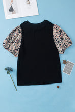 Load image into Gallery viewer, Black Daisy Printed Short Bubble Sleeve Plus Size Tunic Top
