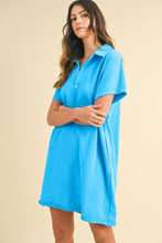 Load image into Gallery viewer, Annie Wear Mineral Washed Johnny Collar Short Sleeve Dress
