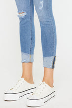 Load image into Gallery viewer, Kancan Distressed Cat&#39;s Whiskers Button Fly Jeans
