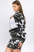 Load image into Gallery viewer, American Bazi Camouflage Cropped Jacket with Chains
