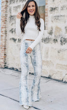 Load image into Gallery viewer, White Western Fashion High Waist Snakeskin Print Flare Pants
