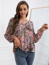 Load image into Gallery viewer, Lace Detail Printed V-Neck Blouse
