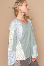 Load image into Gallery viewer, POL Lace Floral Round Neck Knit Top
