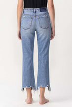 Load image into Gallery viewer, Lovervet High Rise Distressed Straight Jeans
