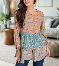 Load image into Gallery viewer, Woven Ditsy Floral Tiered Tunic
