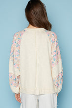 Load image into Gallery viewer, POL Round Neck Balloon Floral Long Sleeve Top
