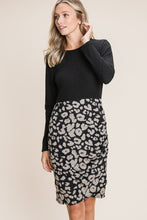 Load image into Gallery viewer, BOMBOM Leopard Color Block Knit Dress
