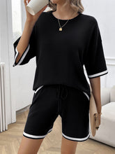 Load image into Gallery viewer, Contrast Trim Round Neck Top and Shorts Set
