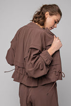 Load image into Gallery viewer, Crinkle Woven Cropped Jacket
